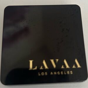 Lavaa Beauty Highlighter Compact 🌟